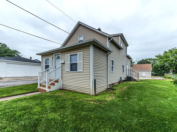 3rd image of 1014 Cummings Ave