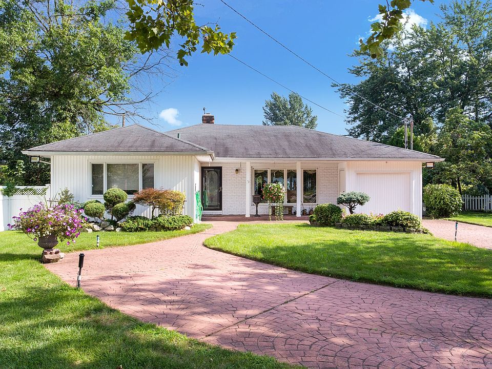 1st image of 927 Beth Ln