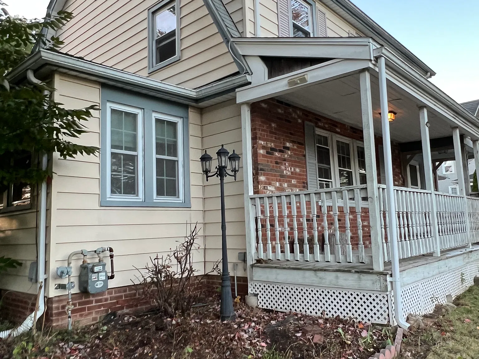 4 bed, 2400 sqft, $2,900 — Photo 1