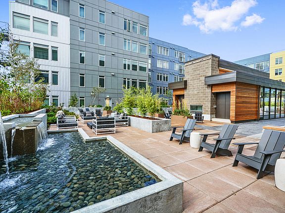 Our courtyard is open 7 days a week, 7:00am-10:00pm