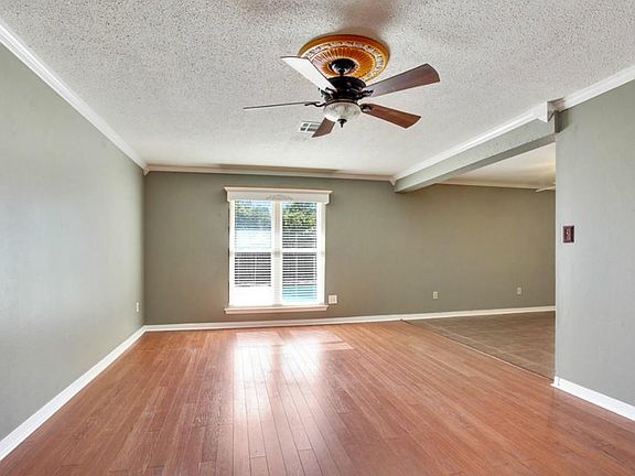 2nd image of 42 Devereaux St