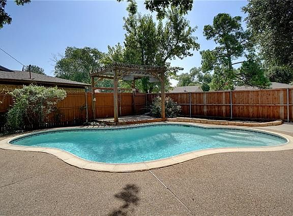 3rd image of 7501 David Dr