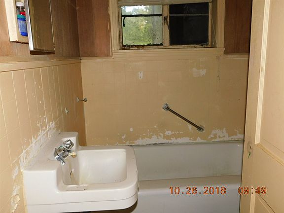 3rd image of 129 W Jewell Dr