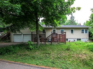 710 Ponderosa Dr, Chanhassen, MN 55317