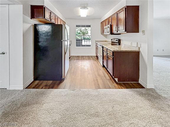 4th image of 2606 S Durango Dr APT 289