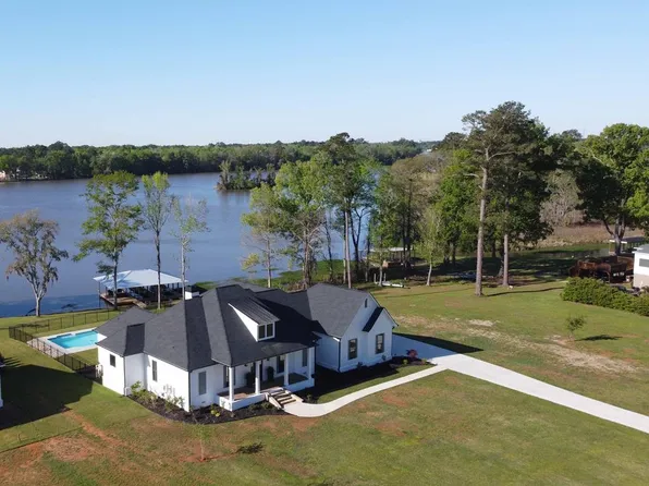 1300 River Pointe Dr, Albany, GA 31701