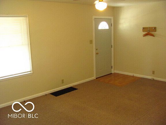 4th image of 4830 Wentworth Blvd