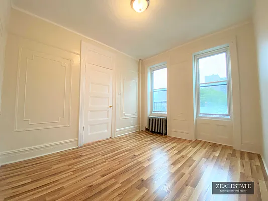 Rented by ZealEstate Group Inc | media 18