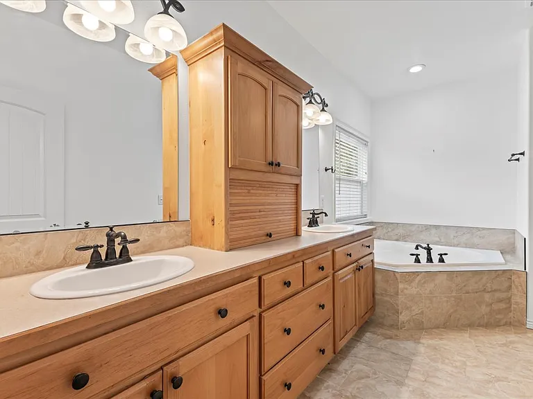 2544 W Teano Dr — Photo 14