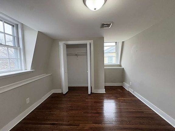 3rd image of 1210 Chapel St #33
