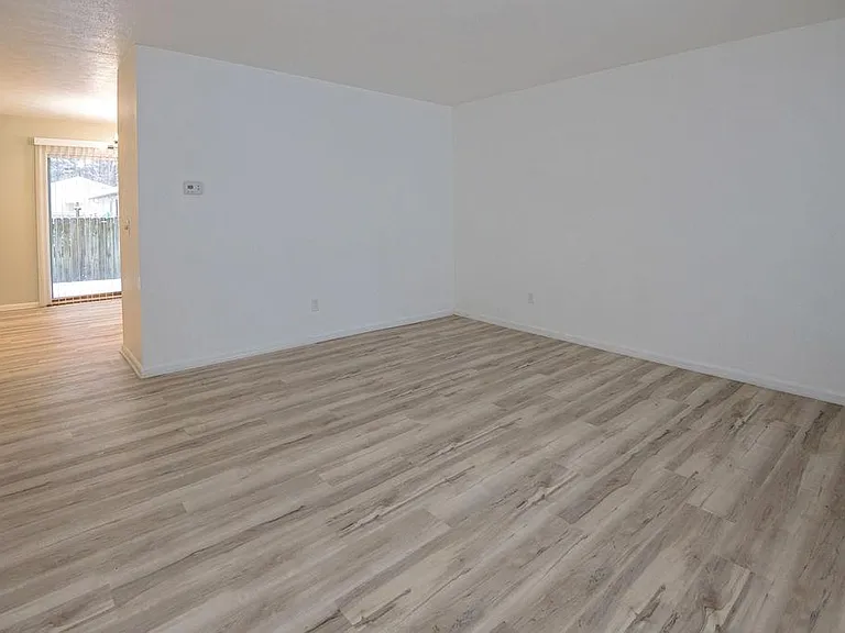 34093 Vauxhill Dr — Photo 21