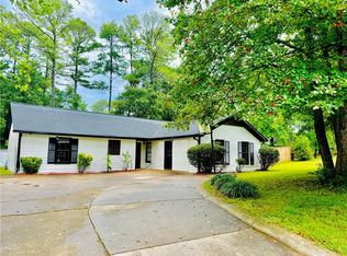 5525 Westberry Ln, Norcross, GA 30071