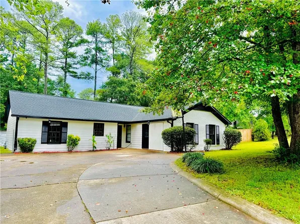 5525 Westberry Ln, Norcross, GA 30071