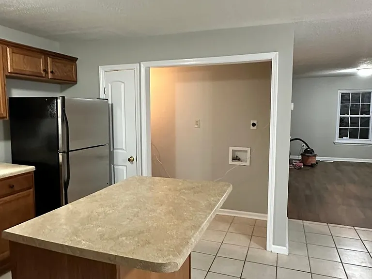 1702 Elbert Dr — Photo 8