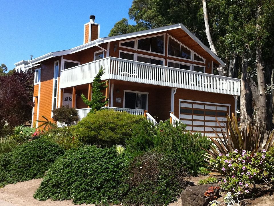 1st image of 318 Avenue Granada