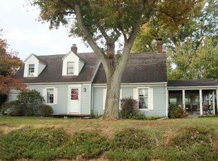 1049 Mount Pleasant Rd, Loogootee, IN 47553