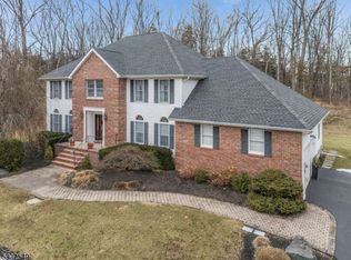 5 Covenhoven Rd, Lebanon, NJ 08833