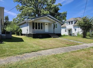 609 S Ledford St, Harrisburg, IL 62946