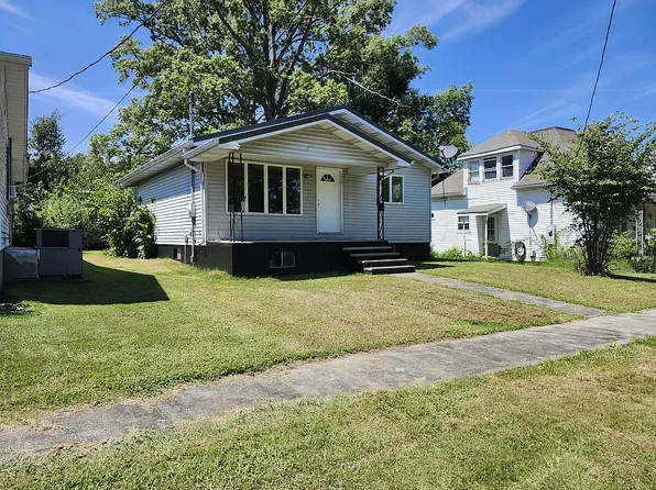 609 S Ledford St, Harrisburg, IL 62946