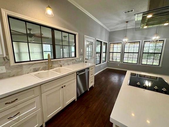 4th image of 327 County Road 735