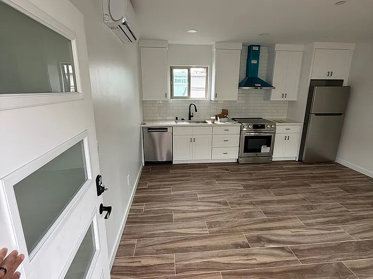 835 Opal St — Photo 8