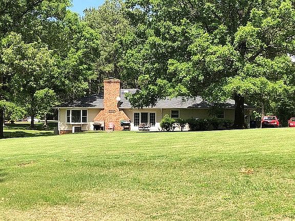 3rd image of 230 Fairway Dr