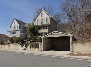 46 Wayne Ave, Suffern, NY 10901