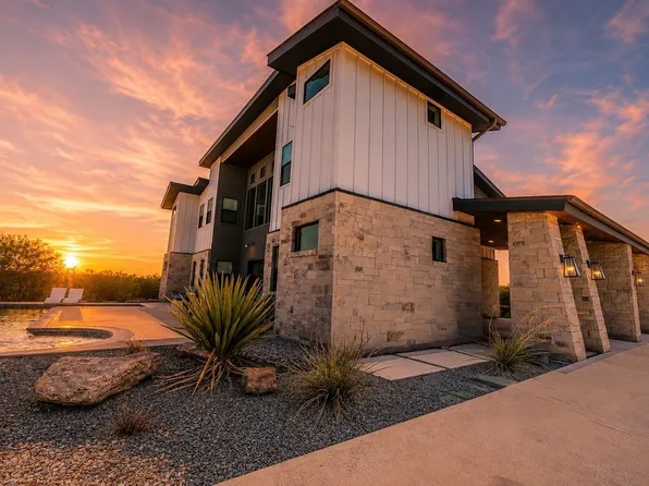 6160 W Hells Gate Dr, Strawn, TX 76475