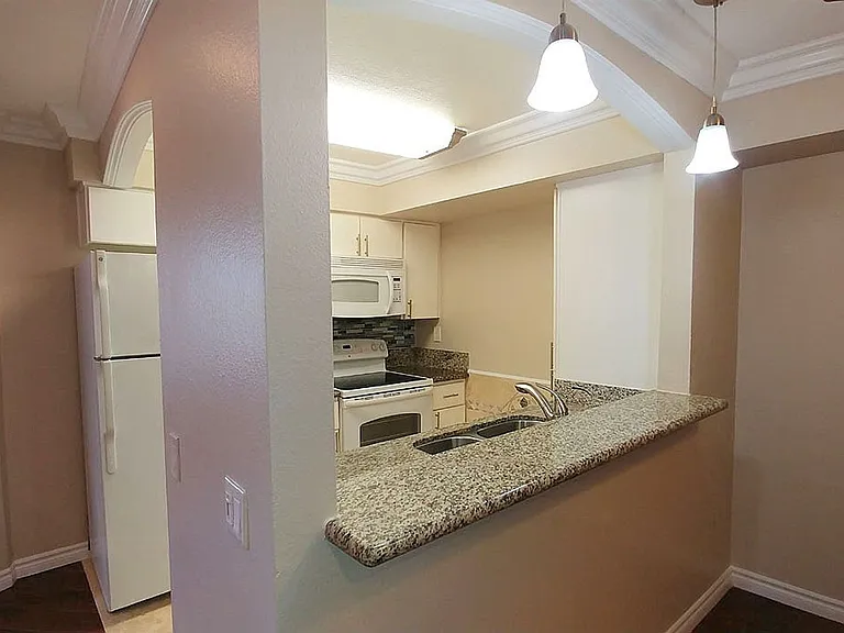 Villa De Adel Apts — Photo 177