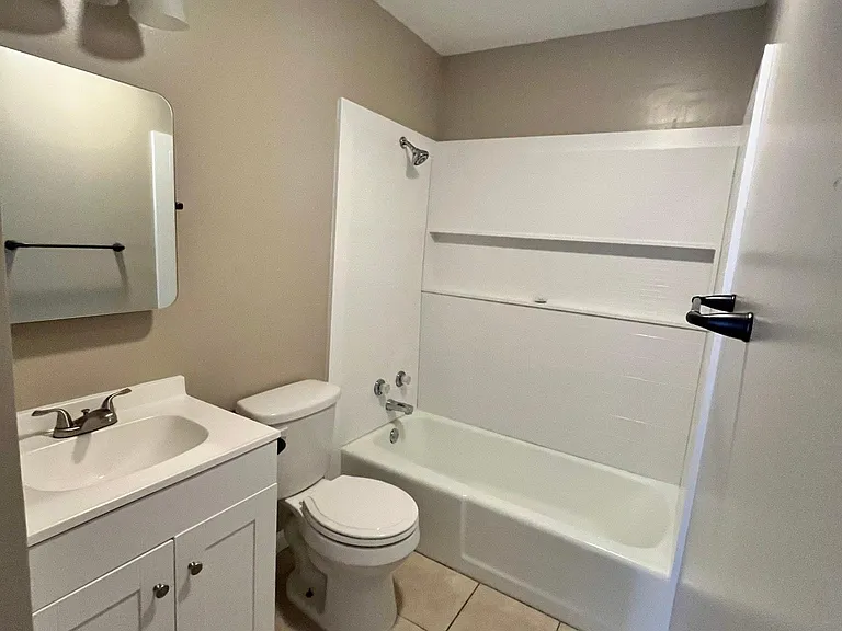 203 Lincoln St — Photo 6