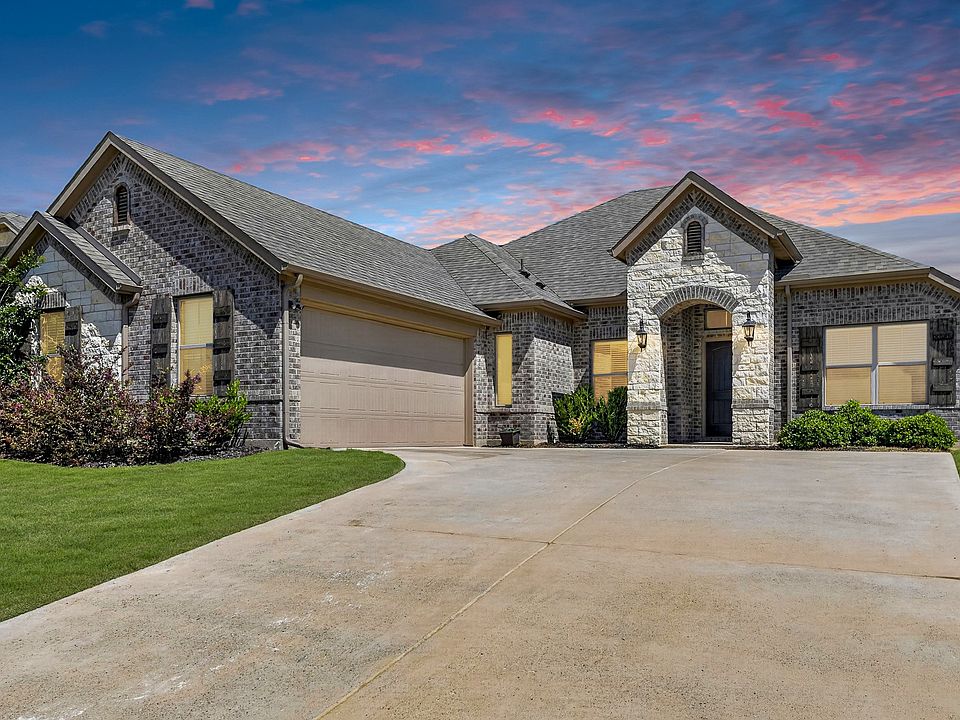 1st image of 136 Gleeson Dr