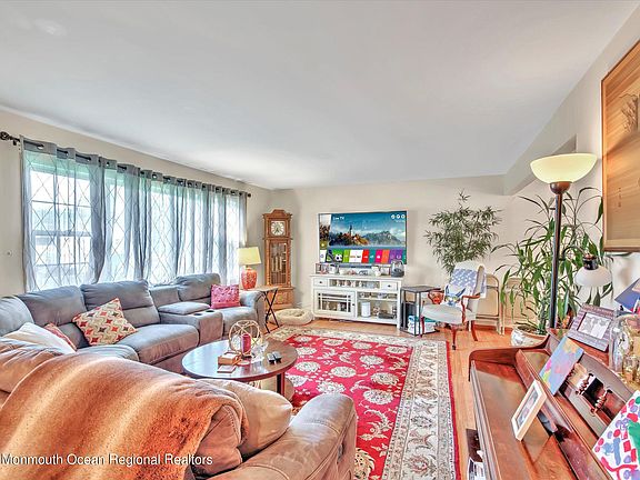 4th image of 6 Bamberry Ln