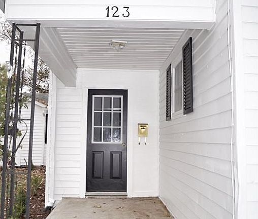2nd image of 123 1st St