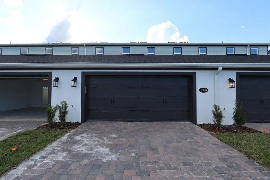 3 bed, 2.5 bath, 1691 sqft, $3,000 — Photo 2