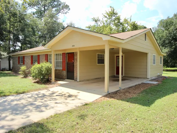 773 Twin Lakes Dr, Defuniak Springs, FL 32433