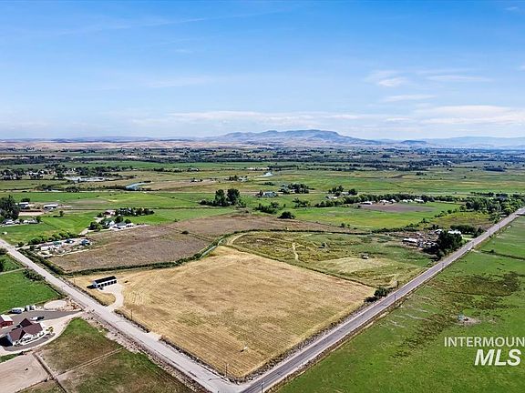 3rd image of 2670 Berglund Rd