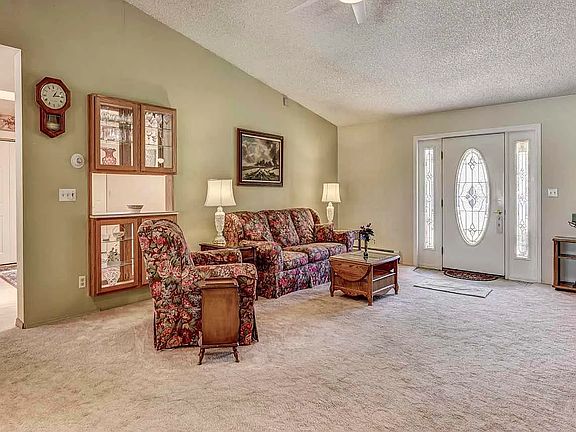 2nd image of 34 Cloverview Dr