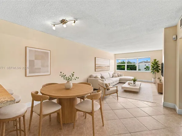 2555 NE 11th St APT 510, Fort Lauderdale, FL 33304