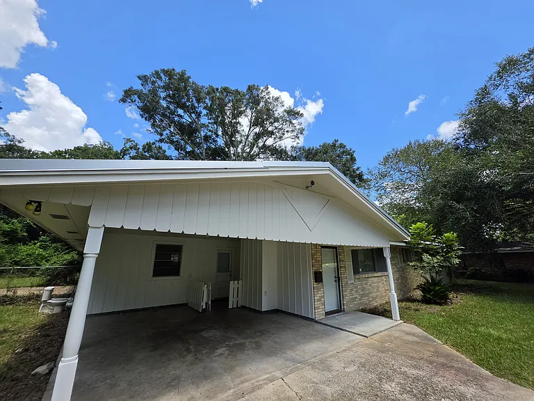 2409 N Day Dr — Photo 12