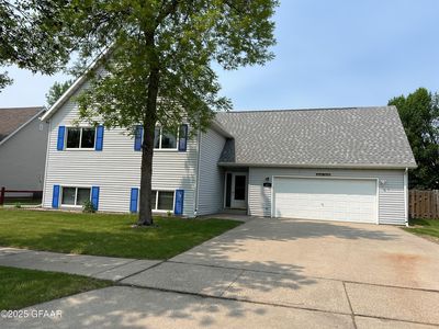 433 Burdick Ct, Grand Forks, ND, 58203