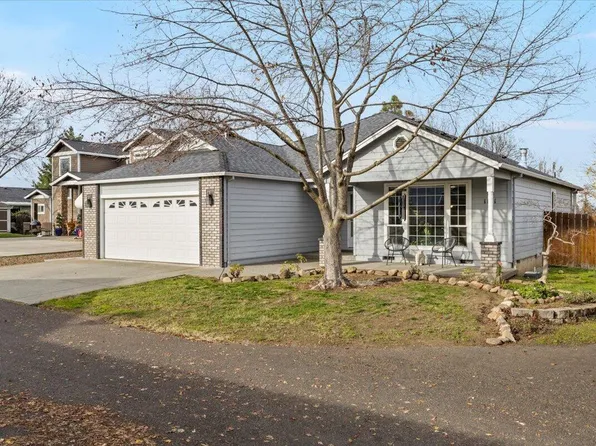 1141 Brookdale Ave, Medford, OR 97504