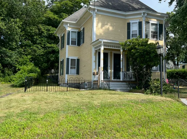 27 Church St, North Chelmsford, MA 01863