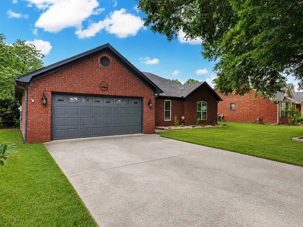 8 Jonathan Dr, Conway, AR 72032