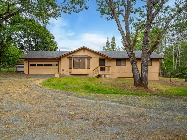 243 Stanvira Way, Grants Pass, OR 97526