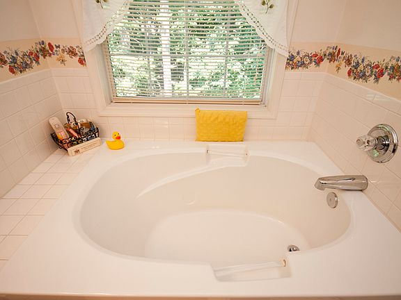 Master Bedroom Garden Tub
