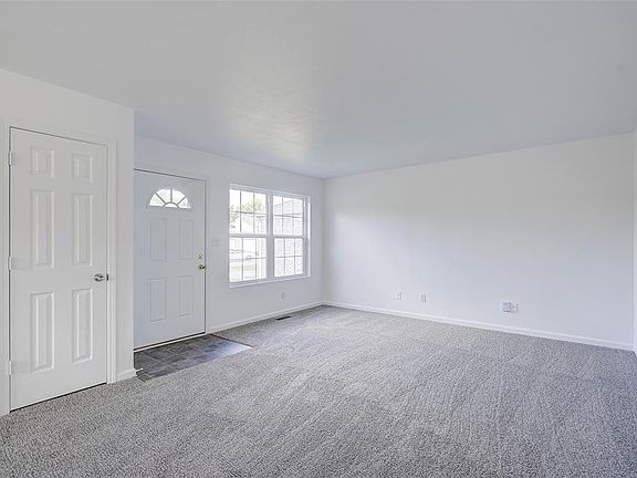 4th image of 2147 Galaxy Dr