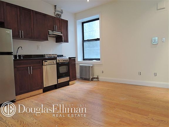2nd image of 207 W 11th St #1D^^