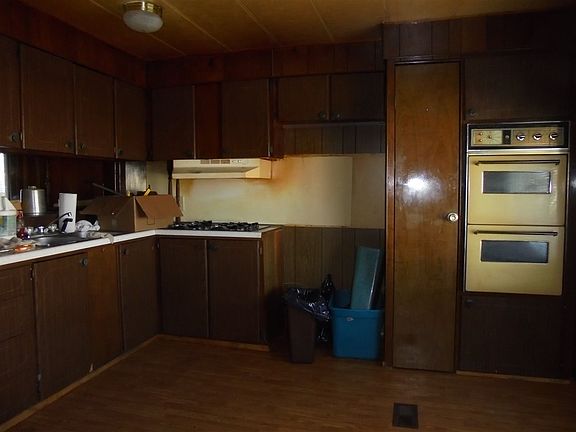 5th image of 2700 S Blaine St