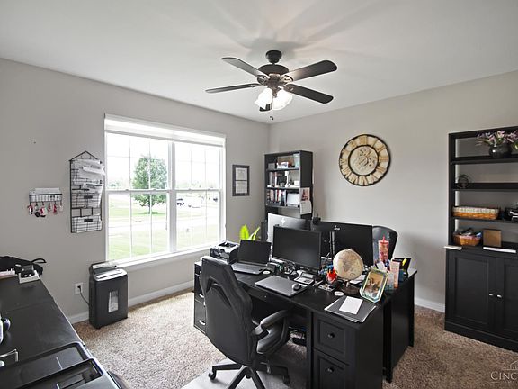 4th image of 62 Tall Oaks Dr