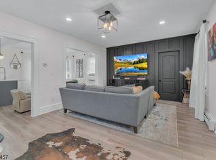 42 Richelieu Pl, Newark, NJ 07106